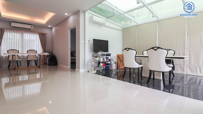 *****บ้านเดี่ยวมือสองย่านกรุงเทพฯ ม.เดอะซิตี้ พหลโยธิน หลังมุม! เนื้อที่กว้าขวางสุดถึง 57.8 ตร.ว. ฟังก์ชันจัดเต็ม 3 ห้องนอน 3 ห้องน้ำ 2 ที่จอดรถ แถมฟรี! 6 เครื่องปรับอากาศ, 3 เครื่องทำน้ำอุ่น ฯลฯ  บนทำเลเยี่ยม ใกล้รถไฟฟ้าสายสีเขียว "สถานีคลองสาม" (ส่วนต่อขยาย) และทางด่วน "รามอินทรา-อาจณรงค์"